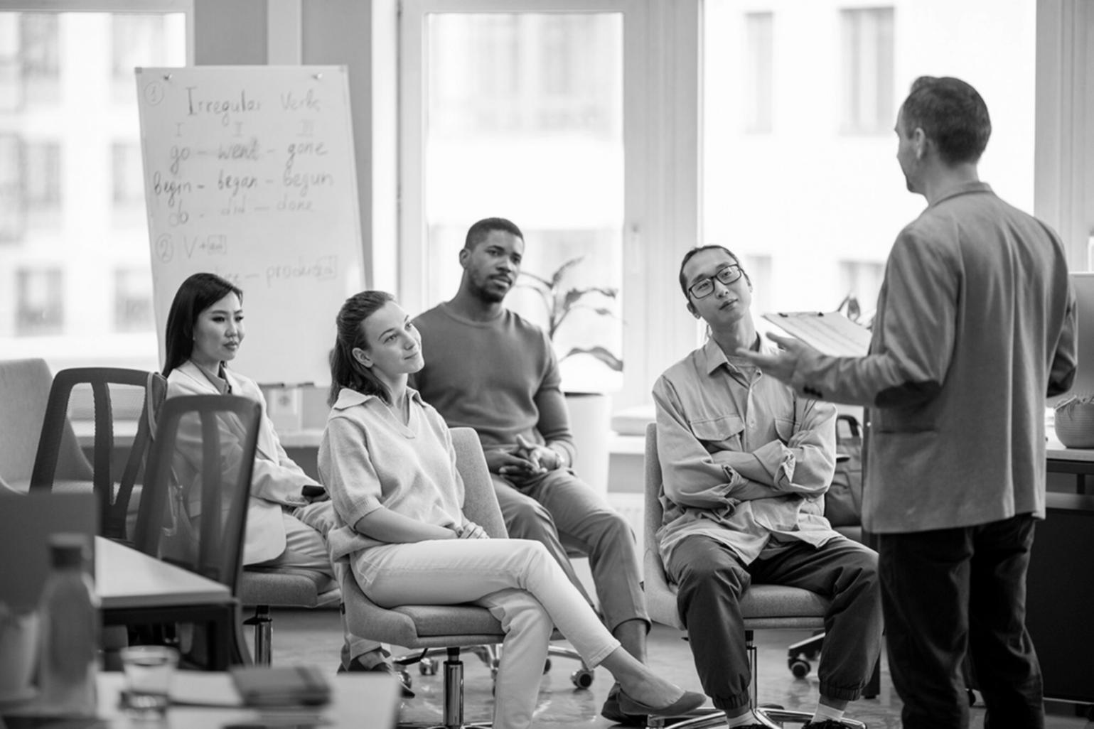 Equipo de miravelixor trabajando en estrategias de optimización financiera